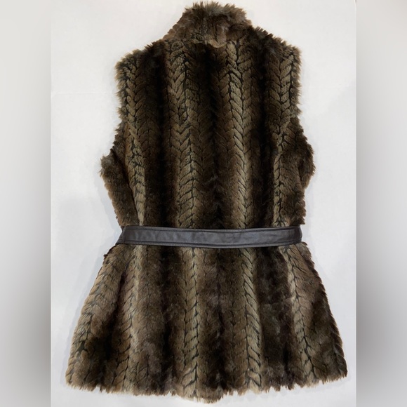 Liz Claiborne Brown Faux Fur Long Vest with Leather Belt sz L - Picture 6 of 7